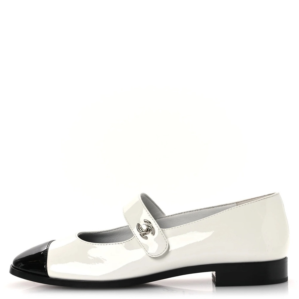 CHANEL Mary Jane Black & White Patent Leather Flats BRAND NEW W BOX & BAG